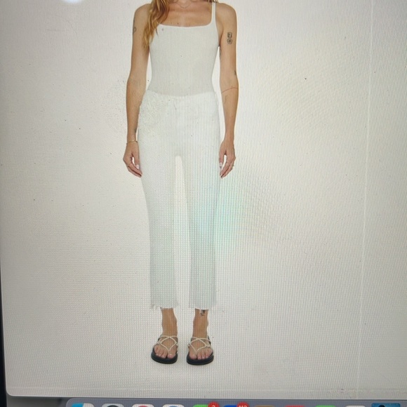 Mother, the insider crop step fray jeans. Color: Fairest of them all. SZ: 25. - Picture 1 of 10